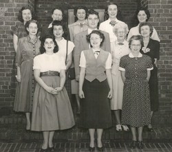 J1031.jpg
Front row: Mrs. Hausen,Miss Shrimpton,?
Middle row: Miss Eckerson,?,?,Miss Byrne,Miss Dickerson
Top row: ?,?,Miss Wolf,?,?