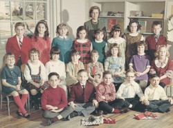 J1050.jpg - Future Class of 1978
Teacher: Mrs. Edith Teitelbaum
Back Row: ?, Patricia Burke, ?,?,?,?,?,?
Middle Row: Linda Aubin
Bottom Row: George Donovan, Thomas Johnacki, Kenneth Mortensen, ?,?